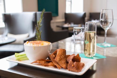 hotel indigo baltimore downtown by ihg