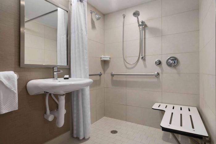 embassy suites by hilton baltimore at bwi airport