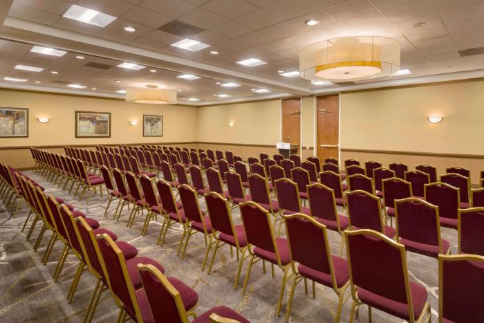 embassy suites by hilton baltimore at bwi airport