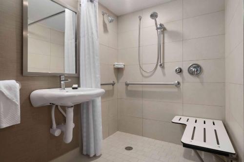 embassy suites by hilton baltimore at bwi airport