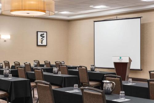 embassy suites by hilton baltimore at bwi airport