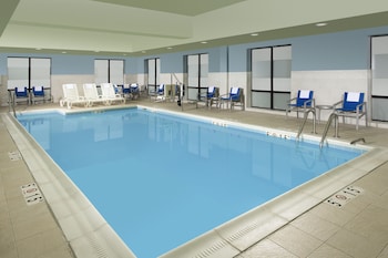 holiday inn express and suites baltimore bwi airport