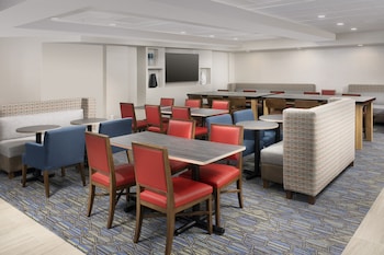 holiday inn express and suites baltimore bwi airport