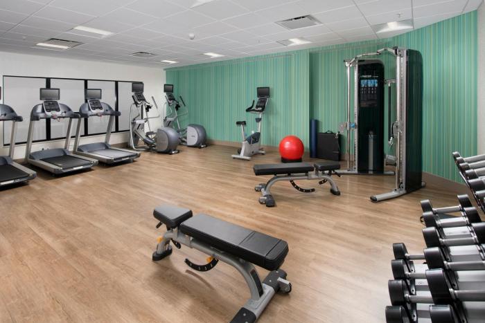 holiday inn express and suites baltimore bwi airport