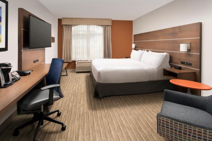 holiday inn express and suites baltimore bwi airport