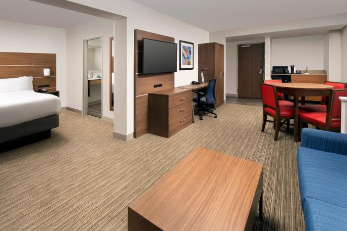 holiday inn express and suites baltimore bwi airport