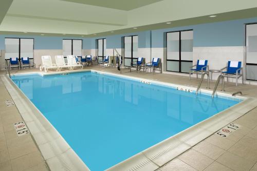 holiday inn express and suites baltimore bwi airport