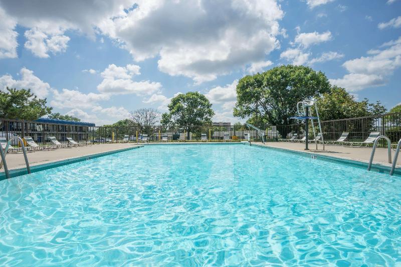 red roof inn baltimore