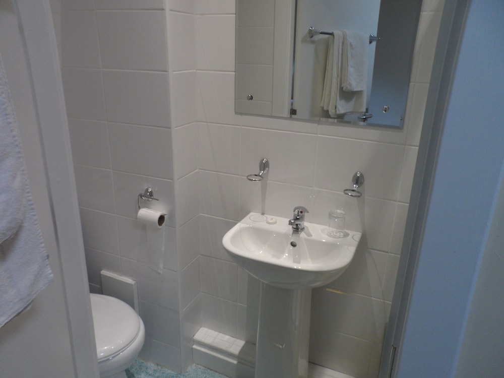 britannia hotel edinburgh