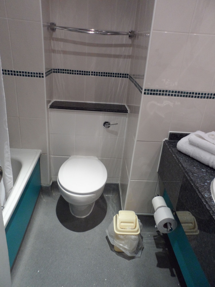 britannia hotel edinburgh