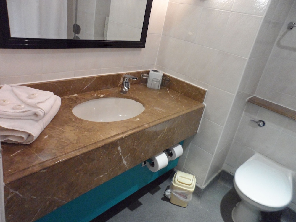 britannia hotel edinburgh