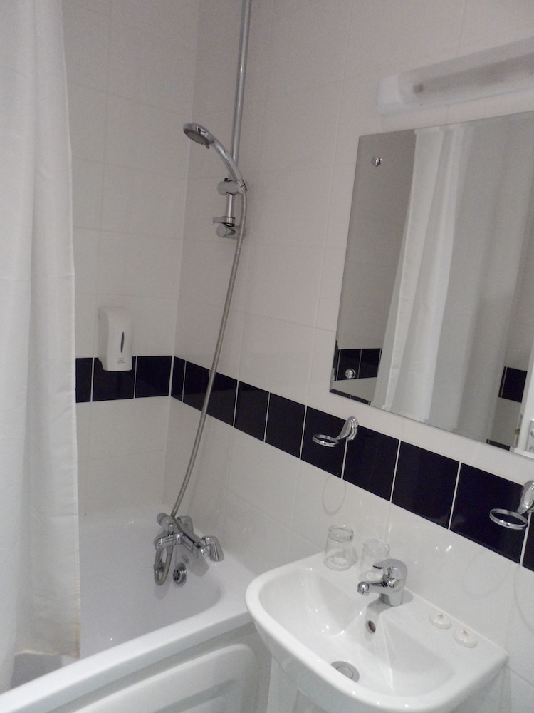 britannia hotel edinburgh