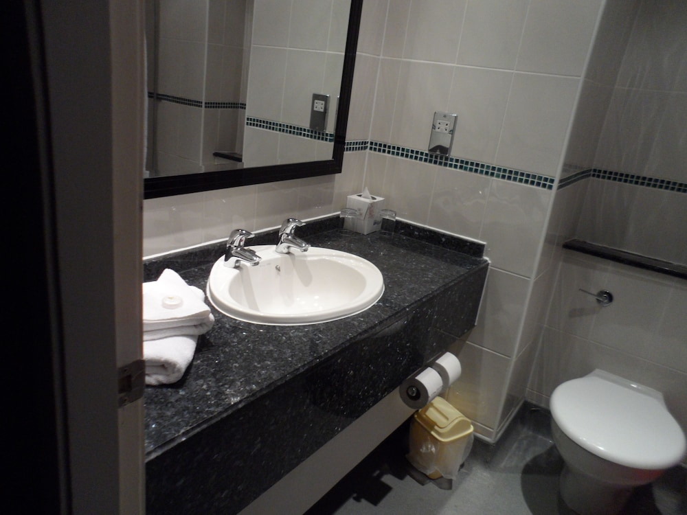 britannia hotel edinburgh