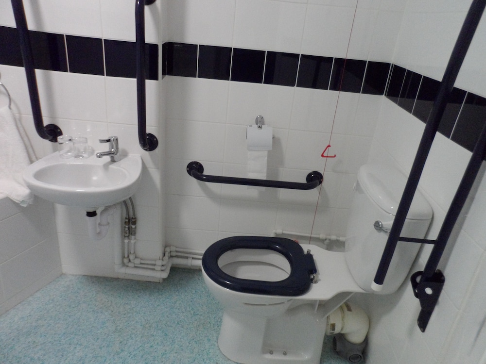 britannia hotel edinburgh