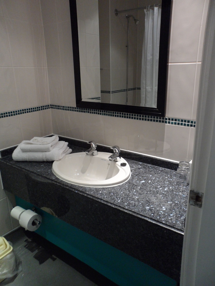 britannia hotel edinburgh