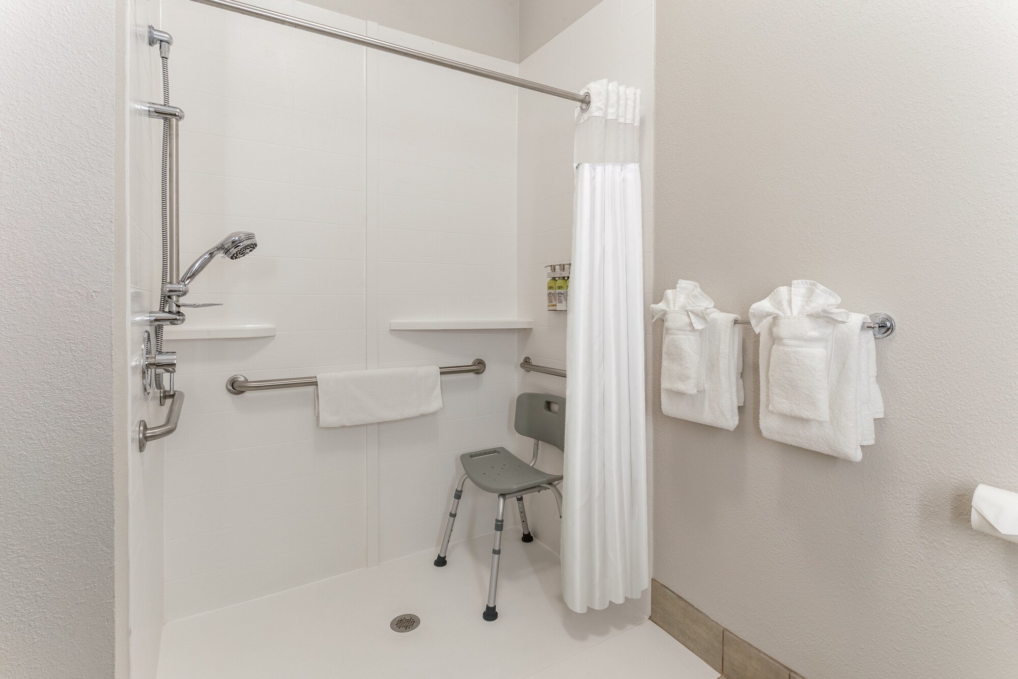 holiday inn express and suites ofallon shiloh by ihg
