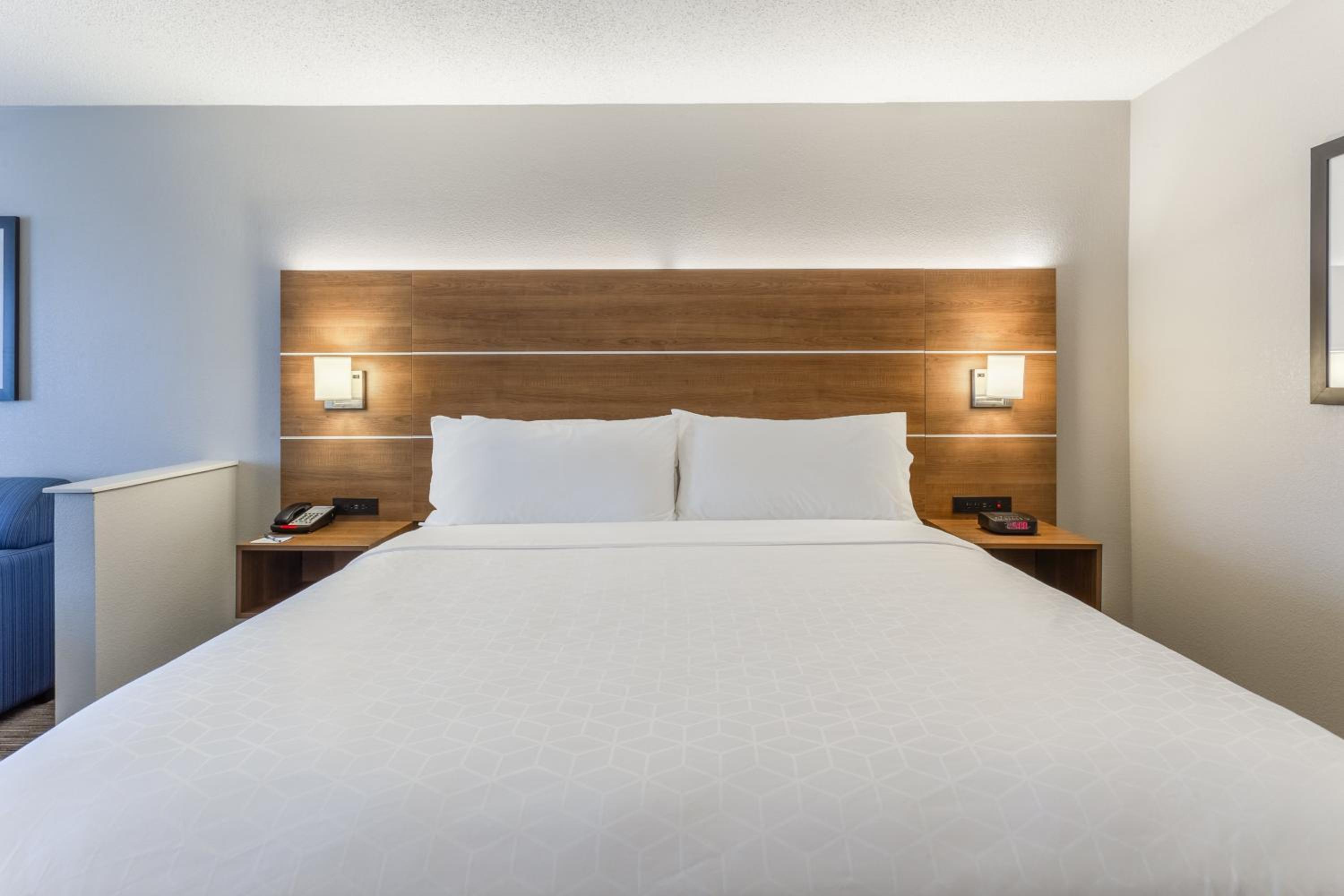 holiday inn express and suites ofallon shiloh by ihg