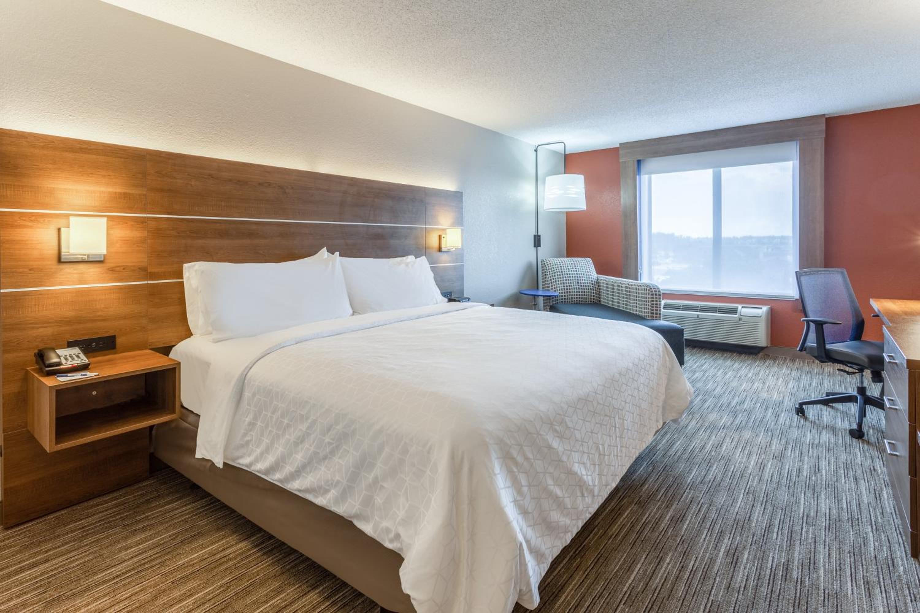 holiday inn express and suites ofallon shiloh by ihg