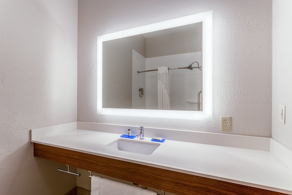 holiday inn express and suites ofallon shiloh by ihg