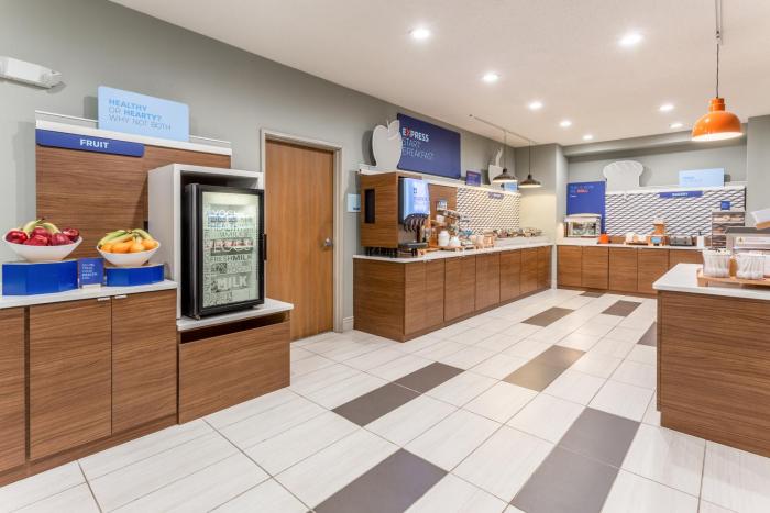 holiday inn express and suites ofallon shiloh by ihg