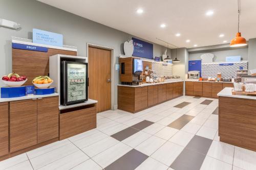holiday inn express and suites ofallon shiloh by ihg