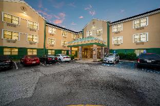 Hometowne Studios St. Louis - Airport/ N Lindbergh,Hazelwood>>Alton,2 star