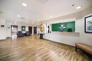 Hometowne Studios St. Louis - Airport/ N Lindbergh,Hazelwood>>Alton,2 star