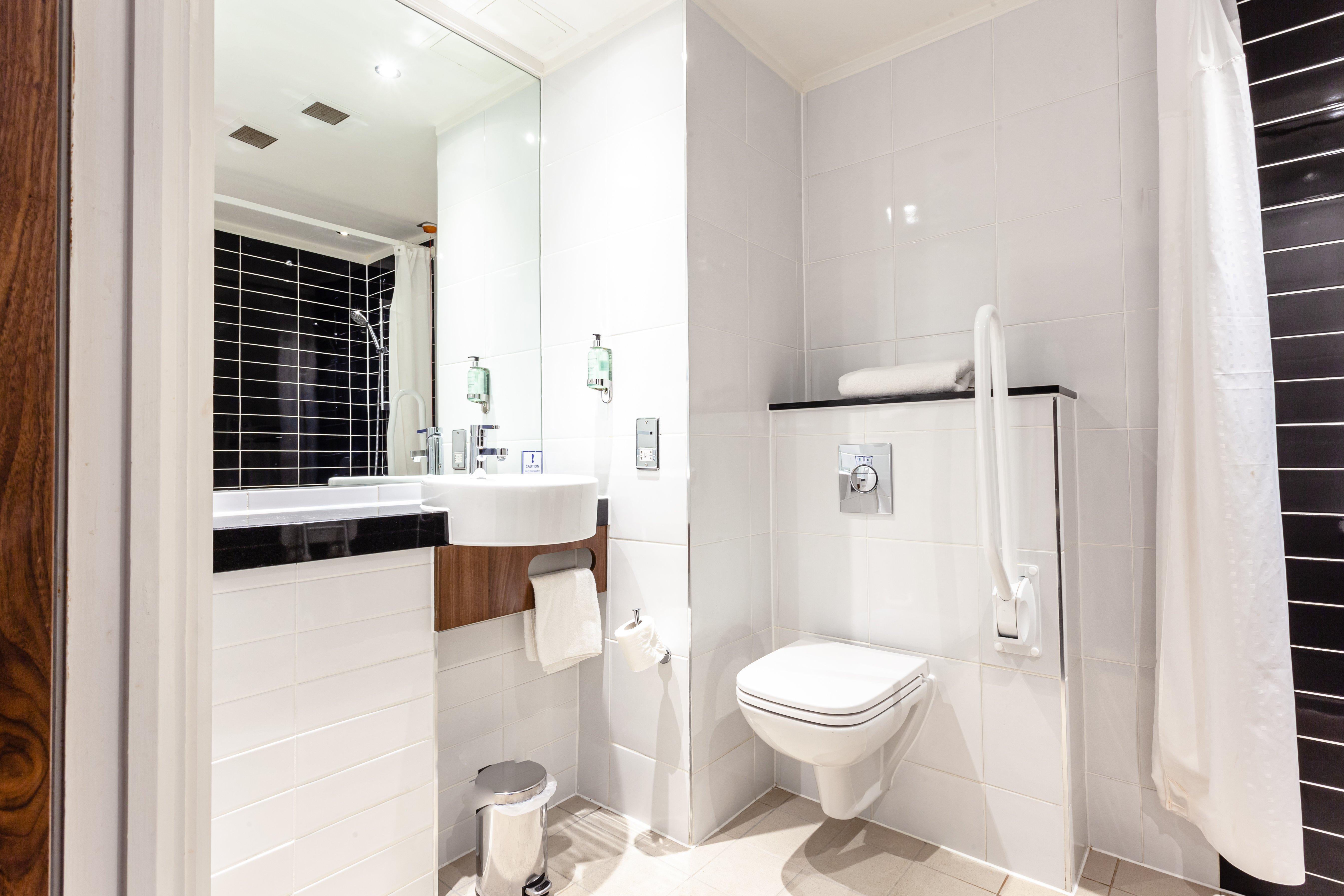 holiday inn express edinburgh airport by ihg