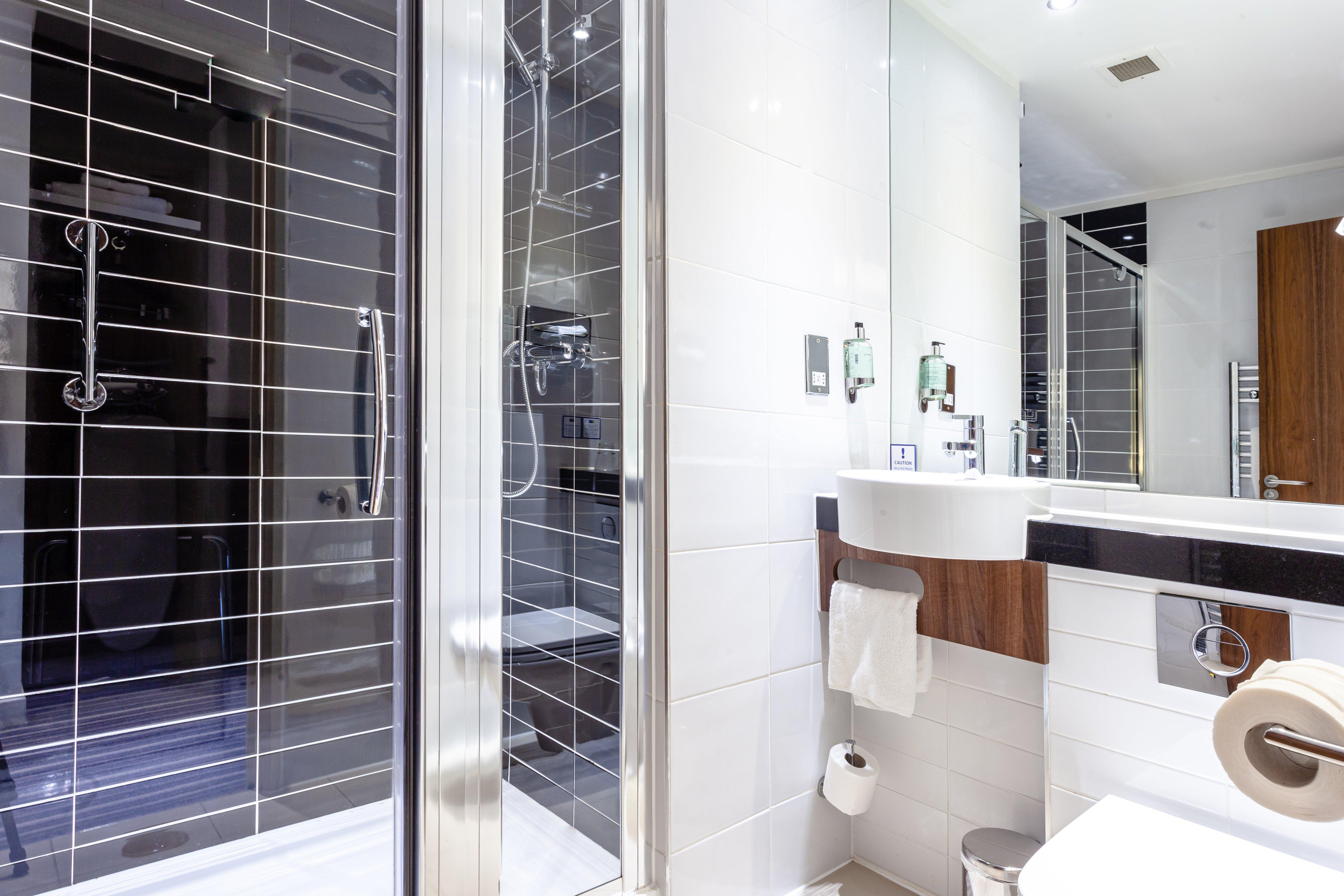 holiday inn express edinburgh airport by ihg