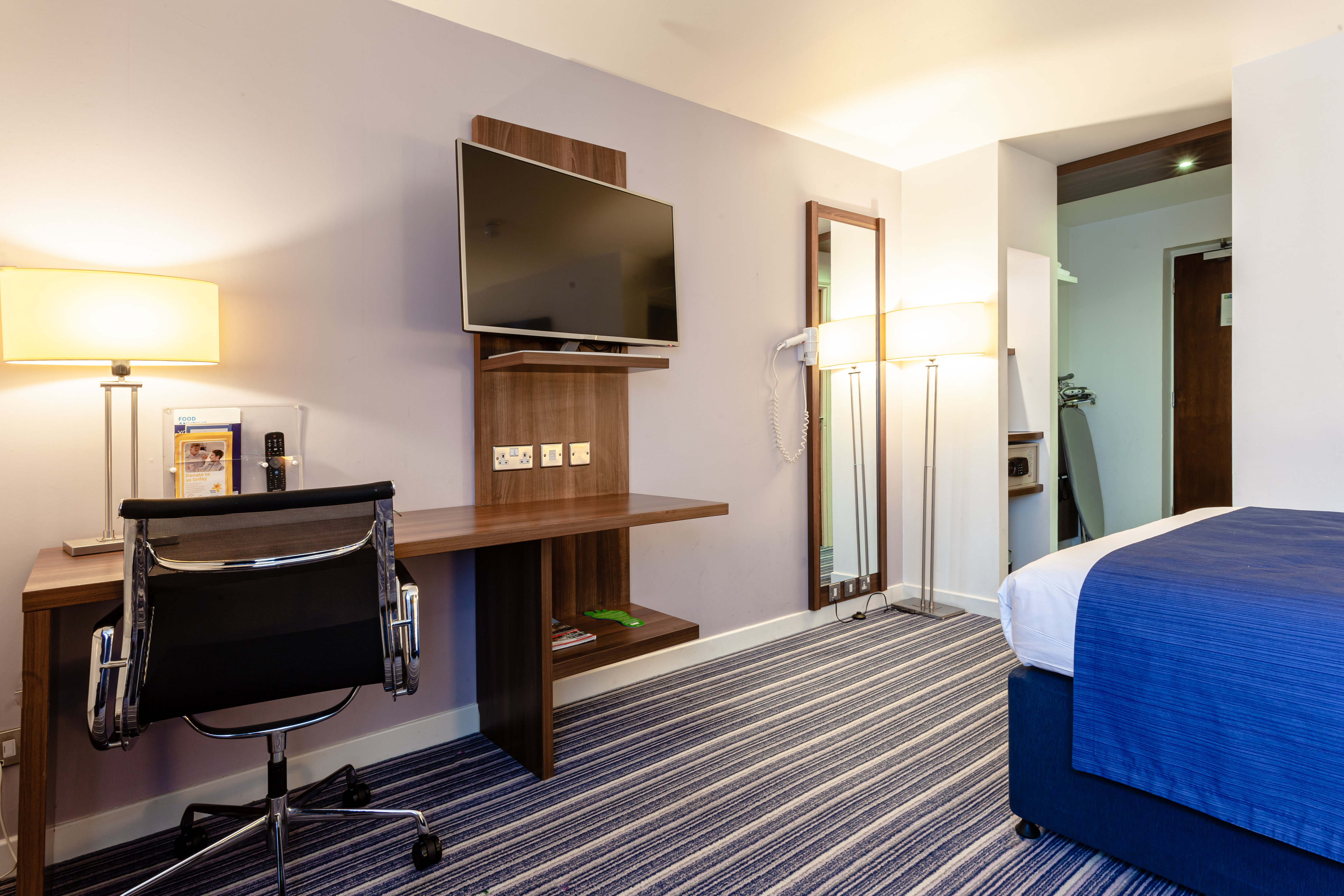 holiday inn express edinburgh airport by ihg