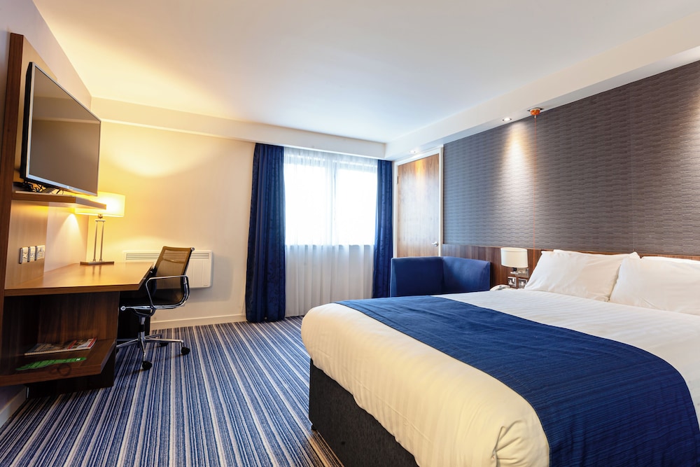 holiday inn express edinburgh airport by ihg