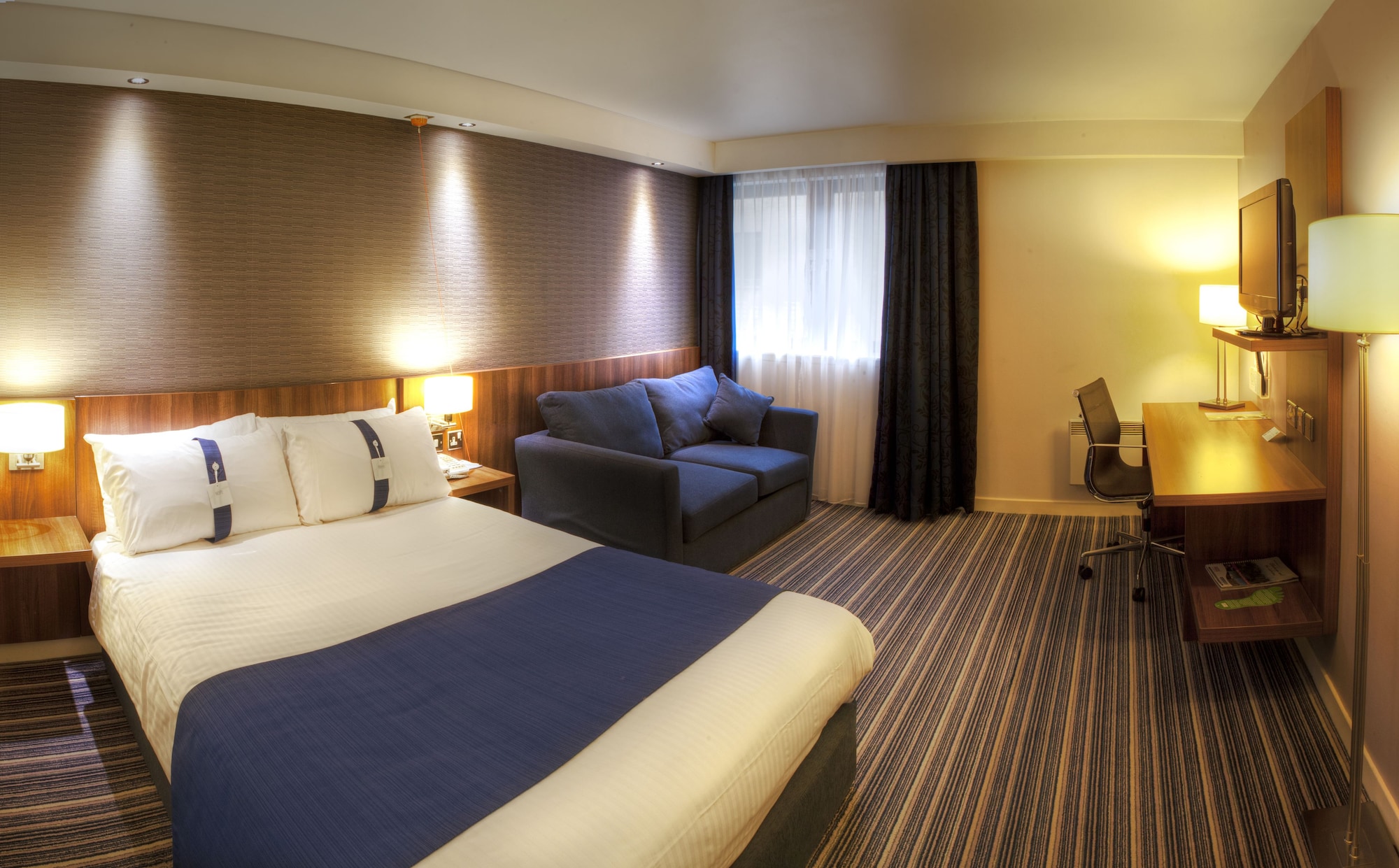holiday inn express edinburgh airport by ihg