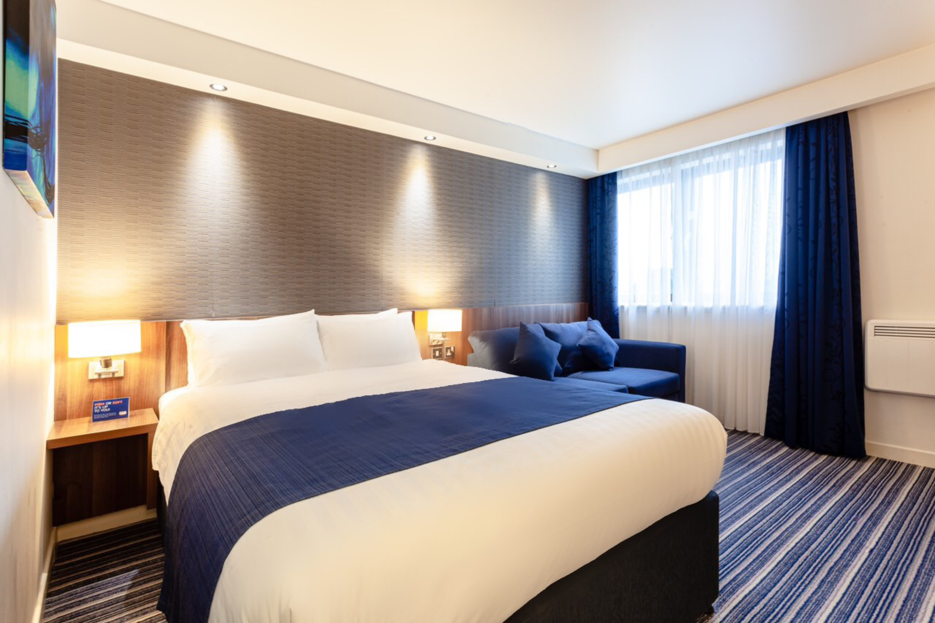 holiday inn express edinburgh airport by ihg