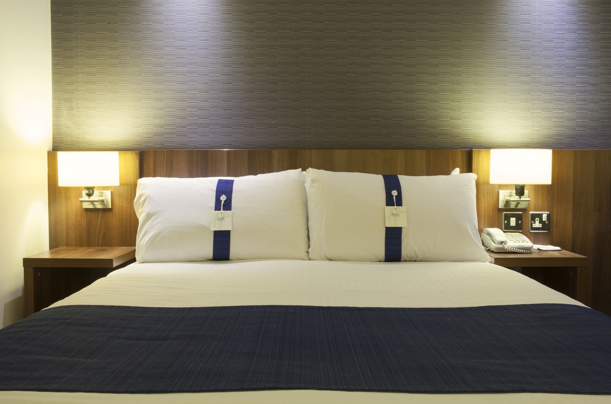 holiday inn express edinburgh airport by ihg