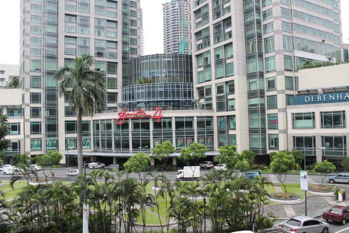 oxford suites makati