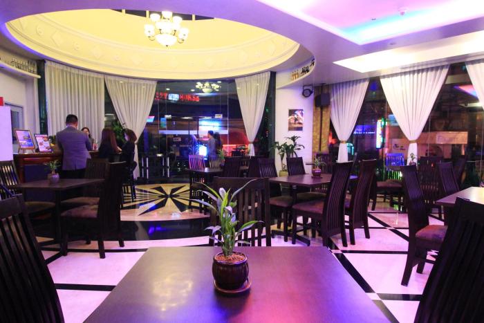 oxford suites makati