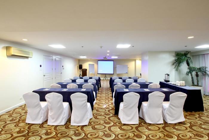 oxford suites makati