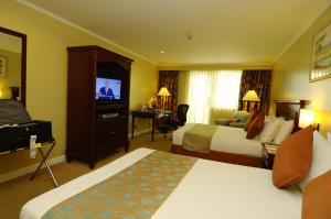 oxford suites makati