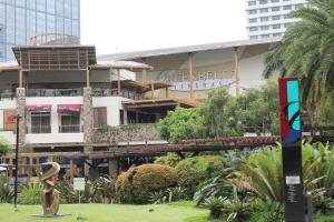 oxford suites makati