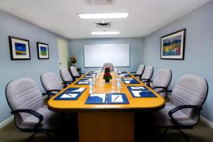 oxford suites makati