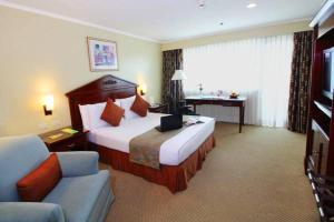 oxford suites makati