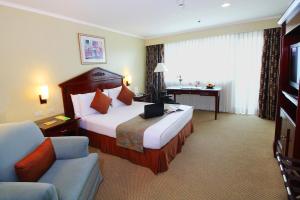 oxford suites makati