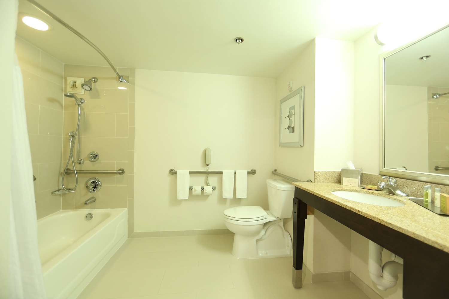 doubletree by hilton detroit dearborn
