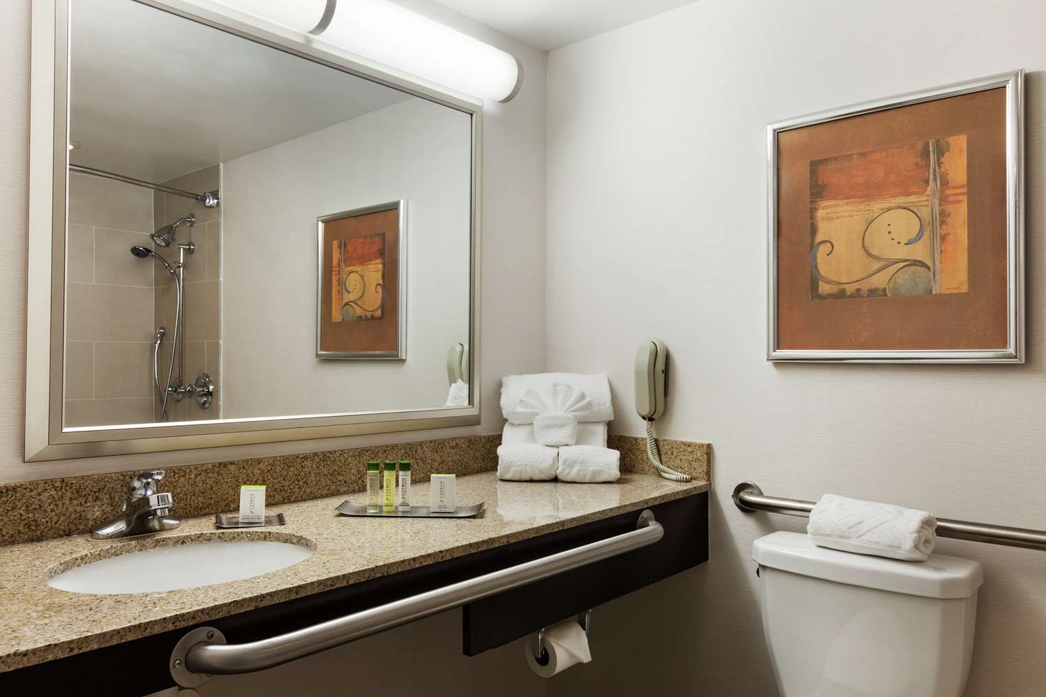 doubletree by hilton detroit dearborn