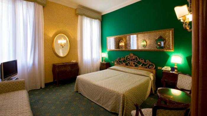 amadeus hotel