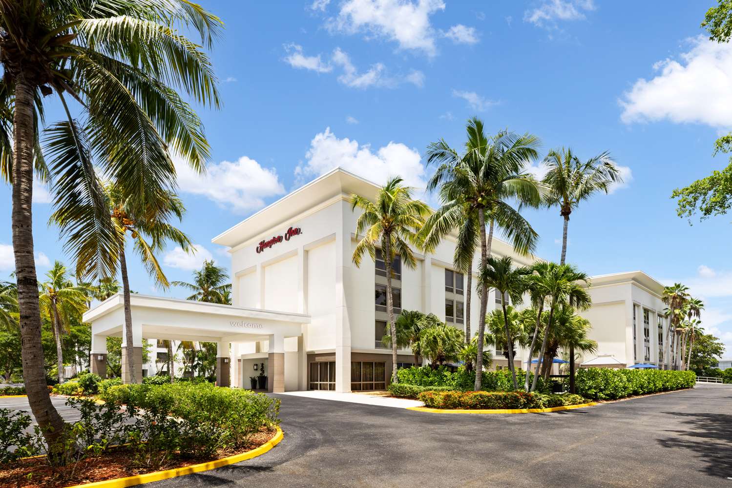hampton inn naples central
