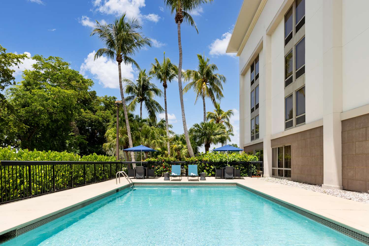 hampton inn naples central