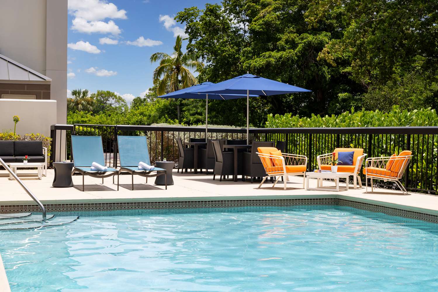hampton inn naples central