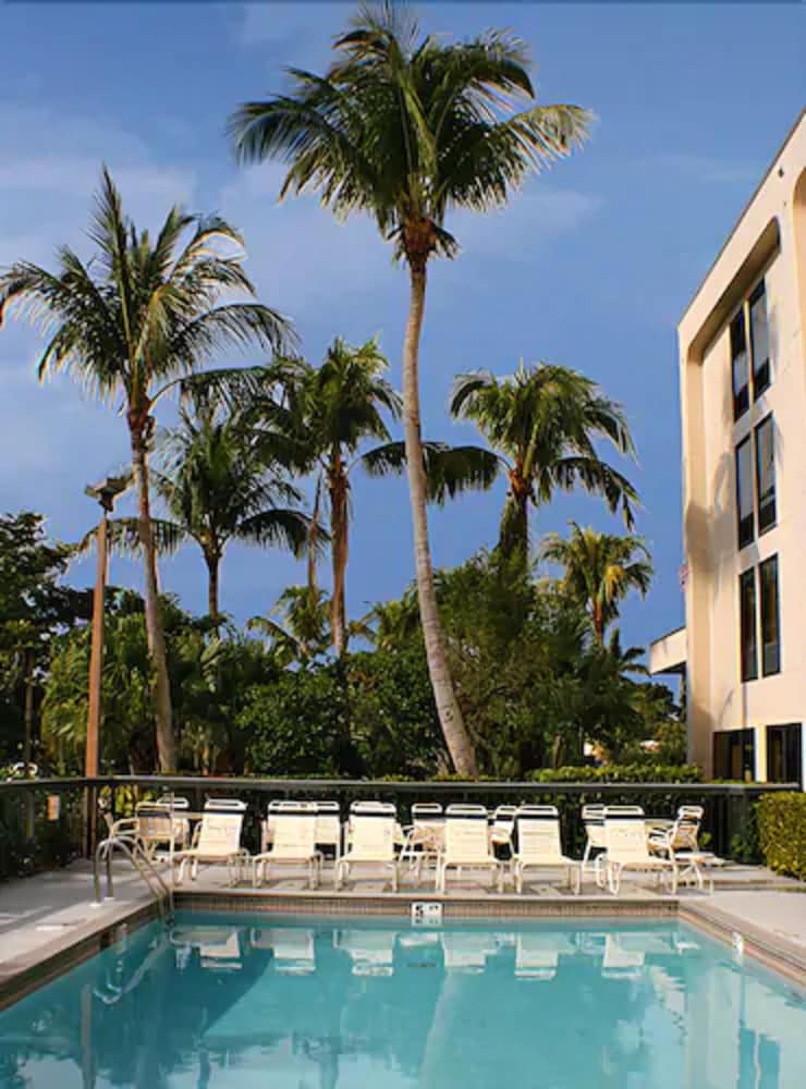 hampton inn naples central