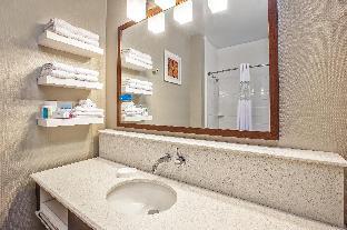 hampton inn hotel detroit belleville airport area